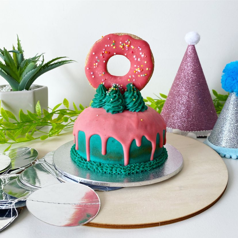 b. Donut Drip Pupcake