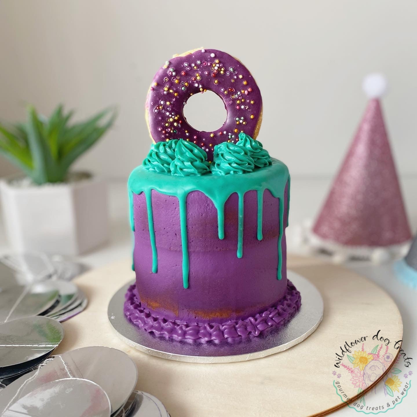b. Donut Drip Pupcake