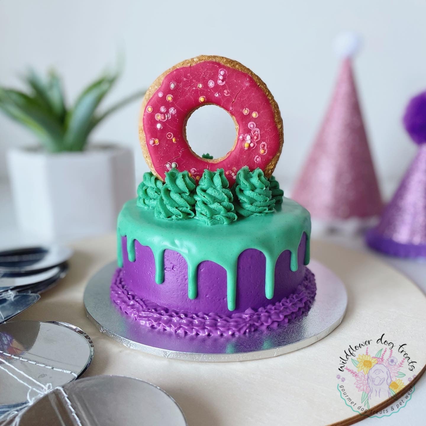 b. Donut Drip Pupcake
